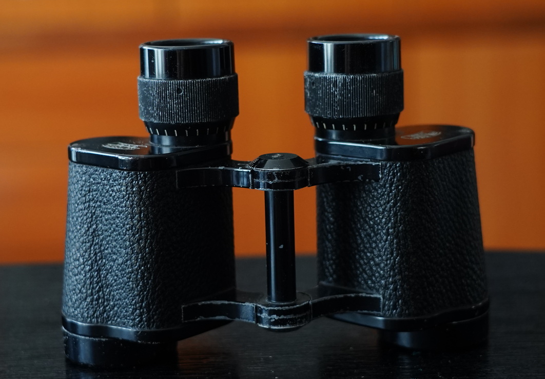 收藏了30年的望远镜,二战时期的军用高倍望远镜