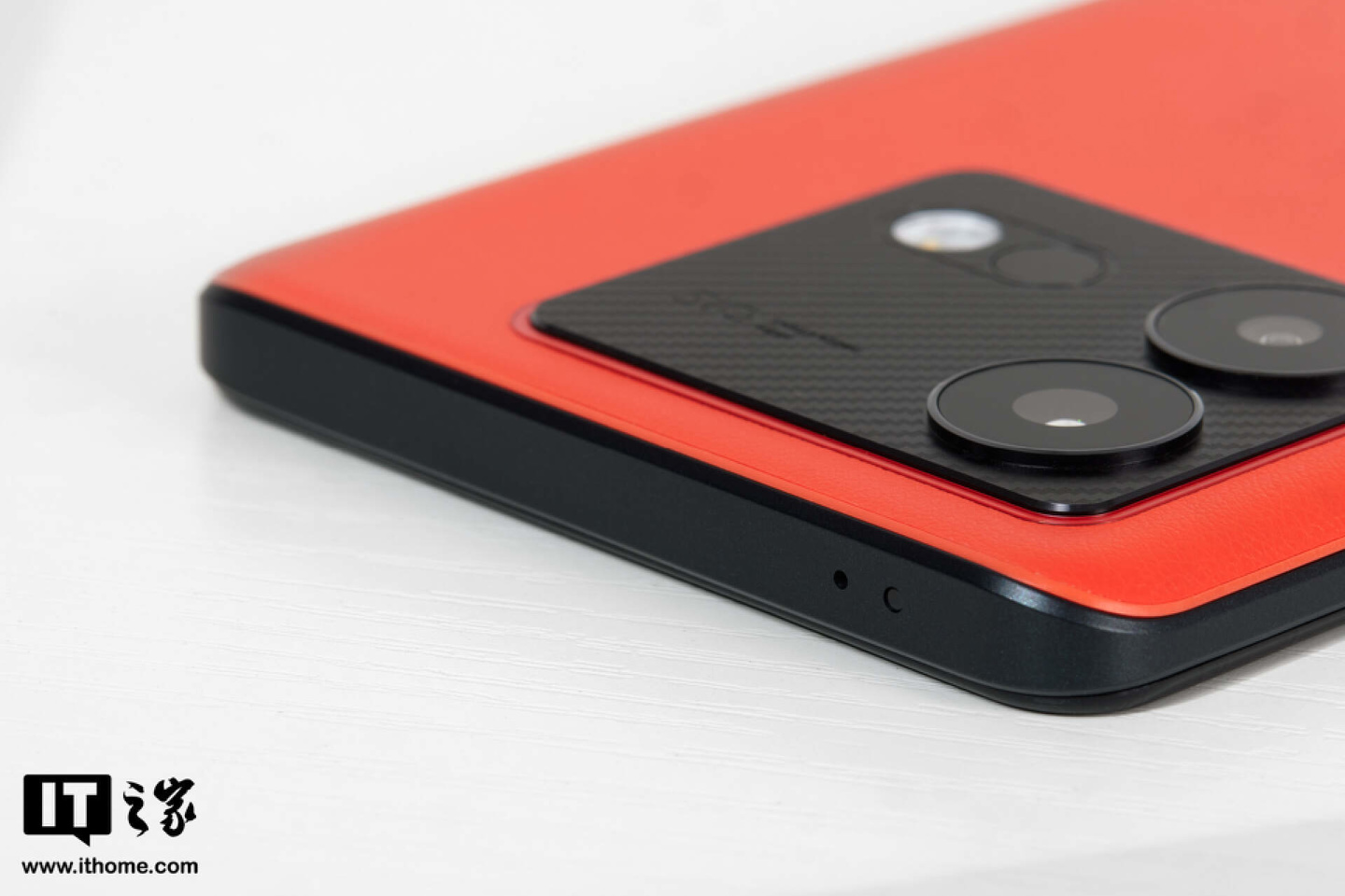 iqooneo8和neo8pro续航对比,it之家苹果测试