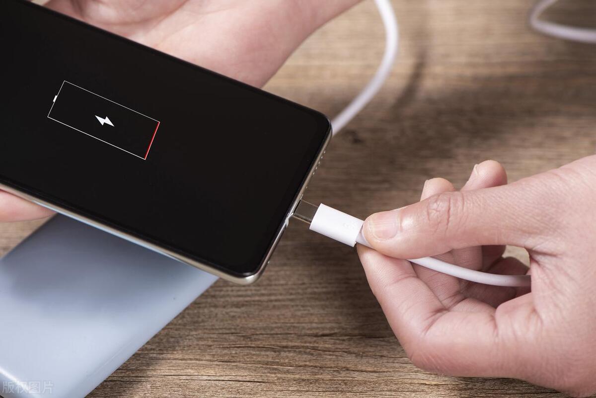 手机充电发热有什么解决方法,手机充电时发热是什么原因呢