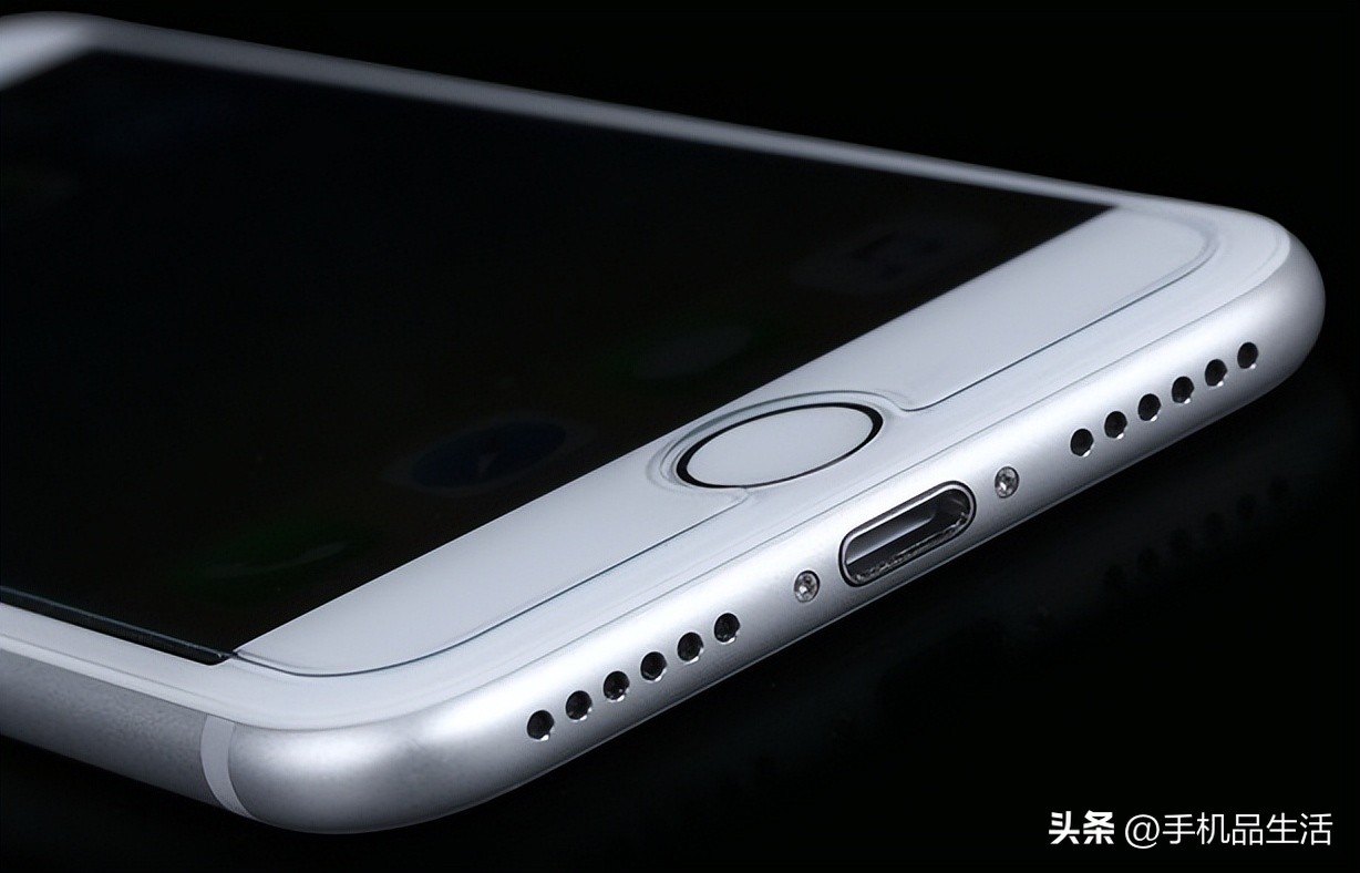 手机圈的“万恶之源”，苹果这些年都做了什么“恶”？