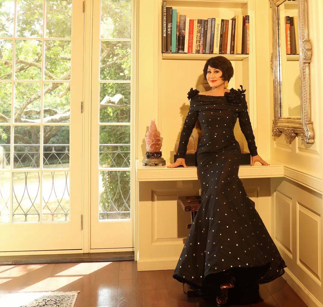 靳羽西年轻时的照片图片,靳羽西魅力女性