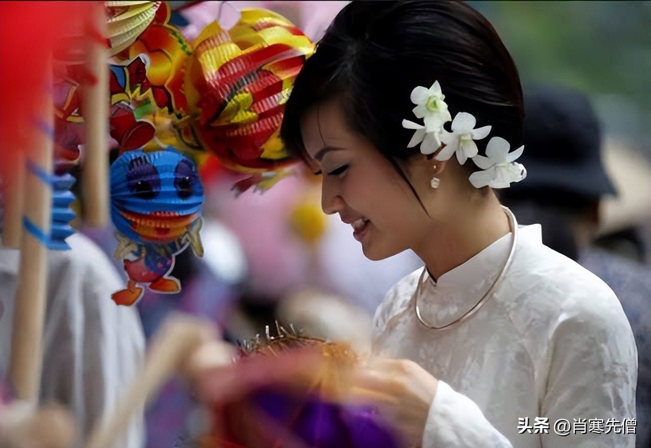 越南女孩嫁到中国生个孩子,越南女孩嫁中国小伙吃苦耐劳