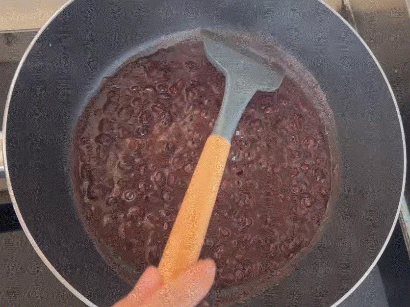 什么材质的锅不粘锅又耐用,刚买回来的锅好用又不粘锅无烟