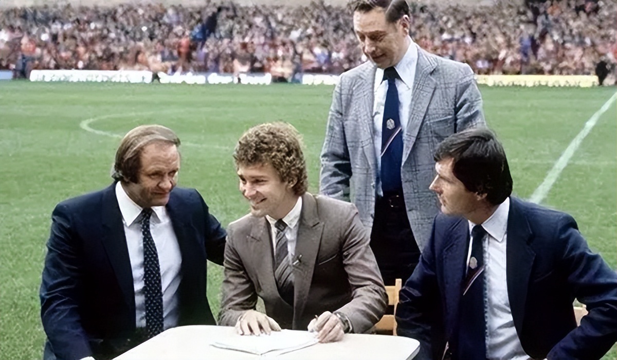 布莱恩罗布森曼联,罗布森曼联7号图片