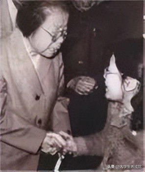 张海迪：这世界对我愈残忍，我愈爱这世界