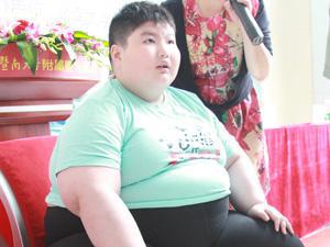 14岁300斤的小胖子,江西14岁少年体重300