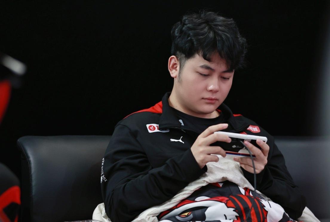 ag不敌mtg一诺受访梦泪直播间,ag三连胜各直播间反应