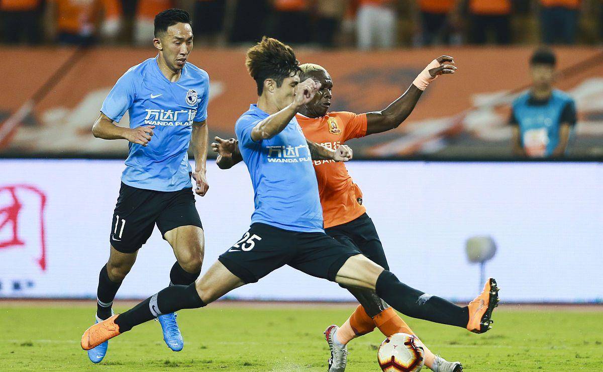 球迷怒斥球员有啥后果,球迷失望离场