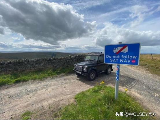 行走的人形音箱,电子卫星实时精准导航器