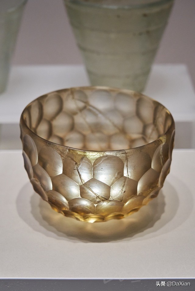 异彩纷呈：古代东西文明交流中的玻璃艺术之三（4）