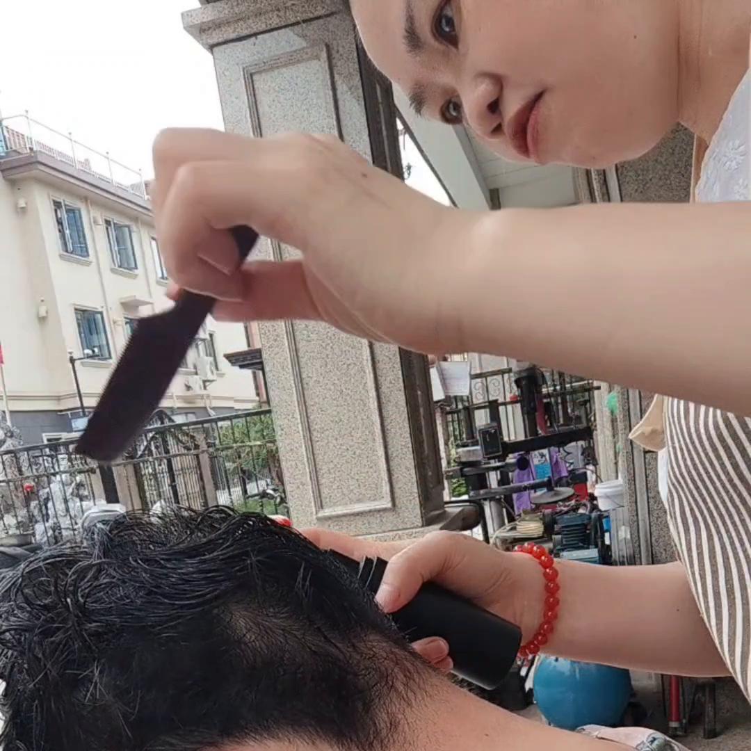 白发梳黑,跟婆婆来个南腔北调一锅粥,#又是美好的一天#...