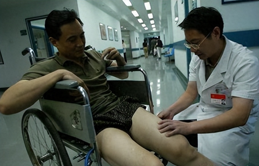 假戏真做、借戏“霸凌”、德不配位，影视圈这些畸形现象该改改了