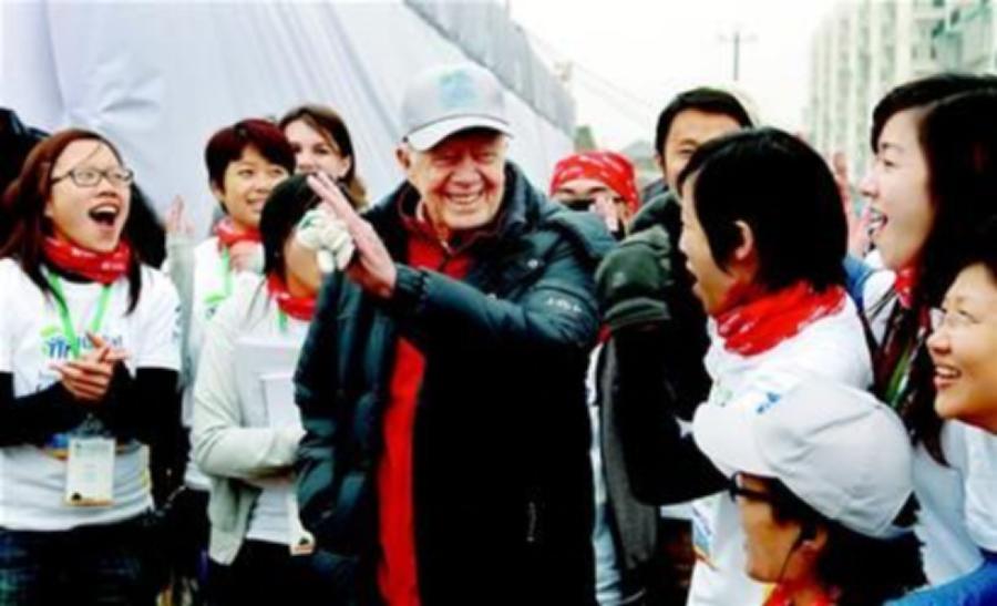 那个曾推动中美建交的美国前总统，退休之后，97岁仍在工地盖房子
