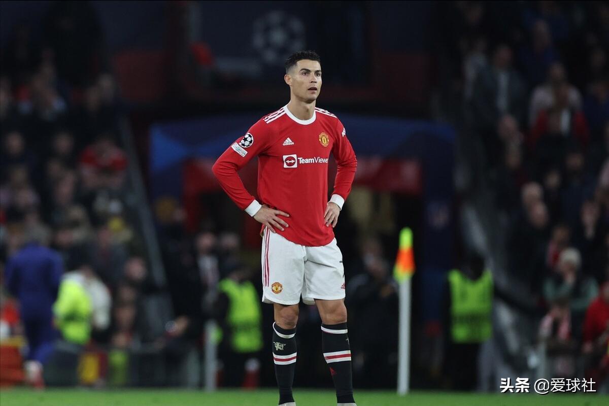 博格巴为什么被曼联制约,博格巴真的是曼联的毒瘤吗