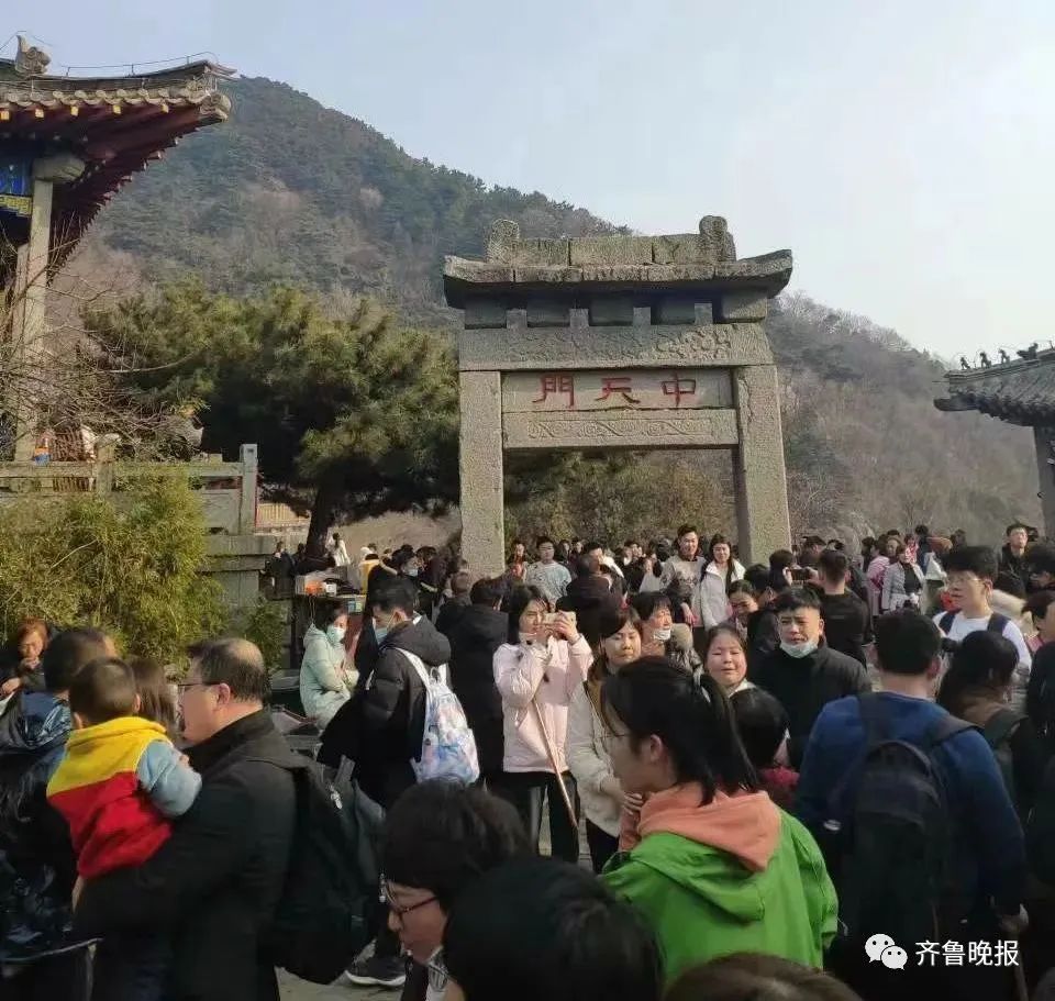 汕头小公园春节人山人海,2023年春节旅游人山人海