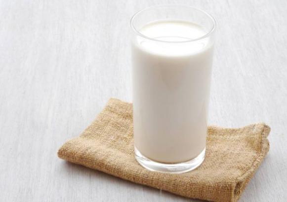 7岁孩子挑食厌食不长个，医生提醒：孩子有8种表现，父母要多注意