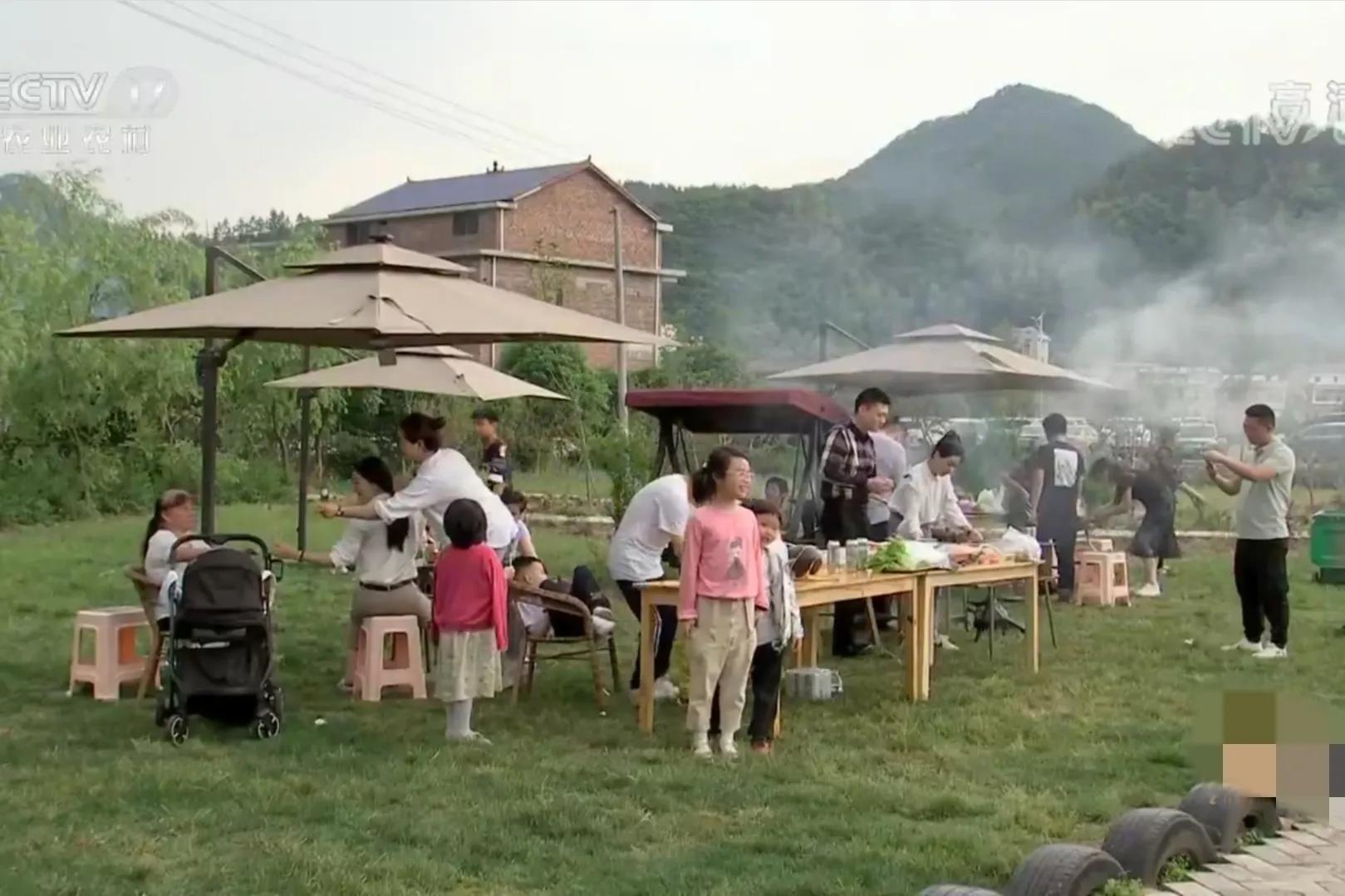 湖南女子投资180万开农庄日入2位数,如今靠柴火鸡年销售额1000万