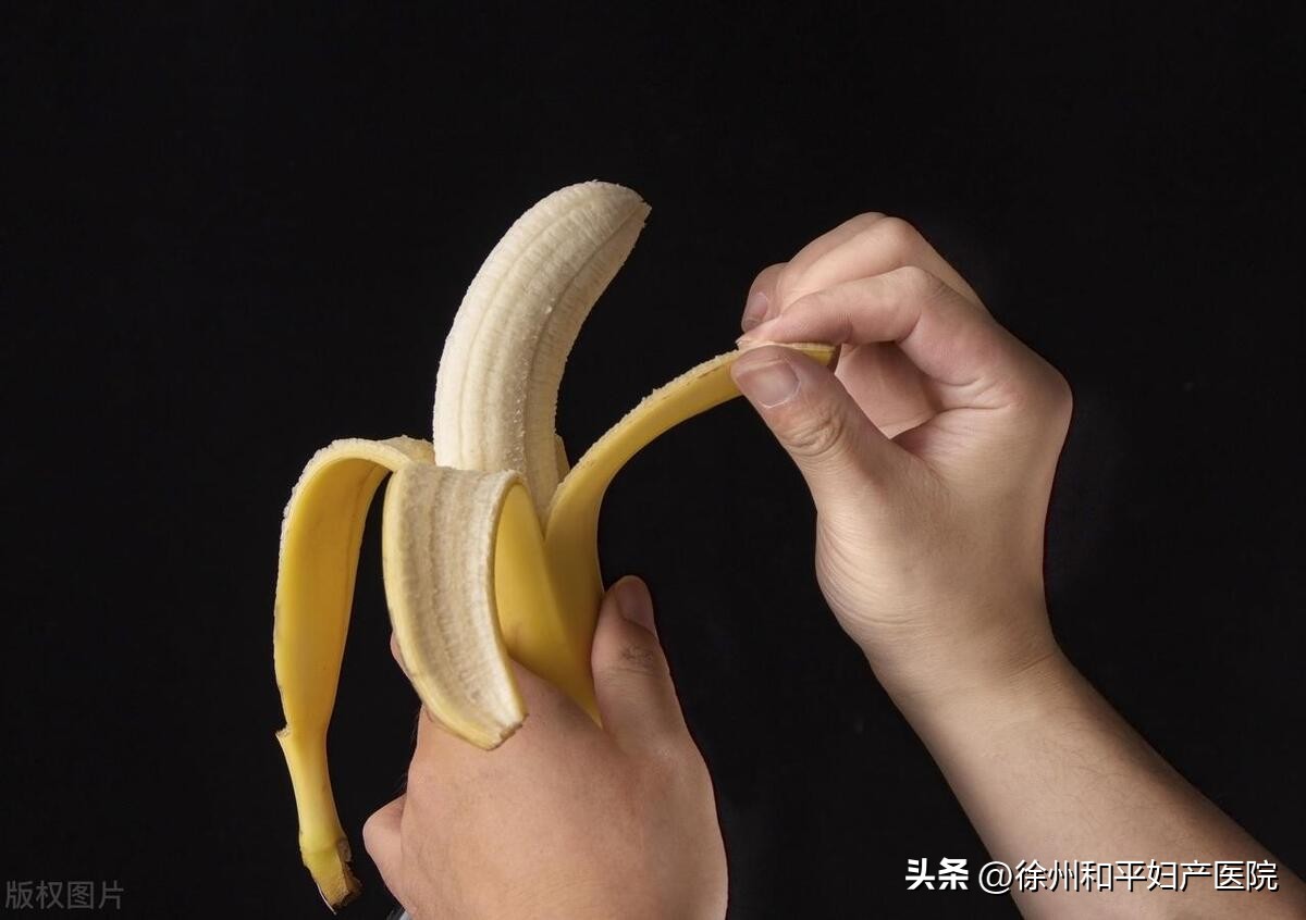 宝宝睡前喊痛,男宝哭的声音