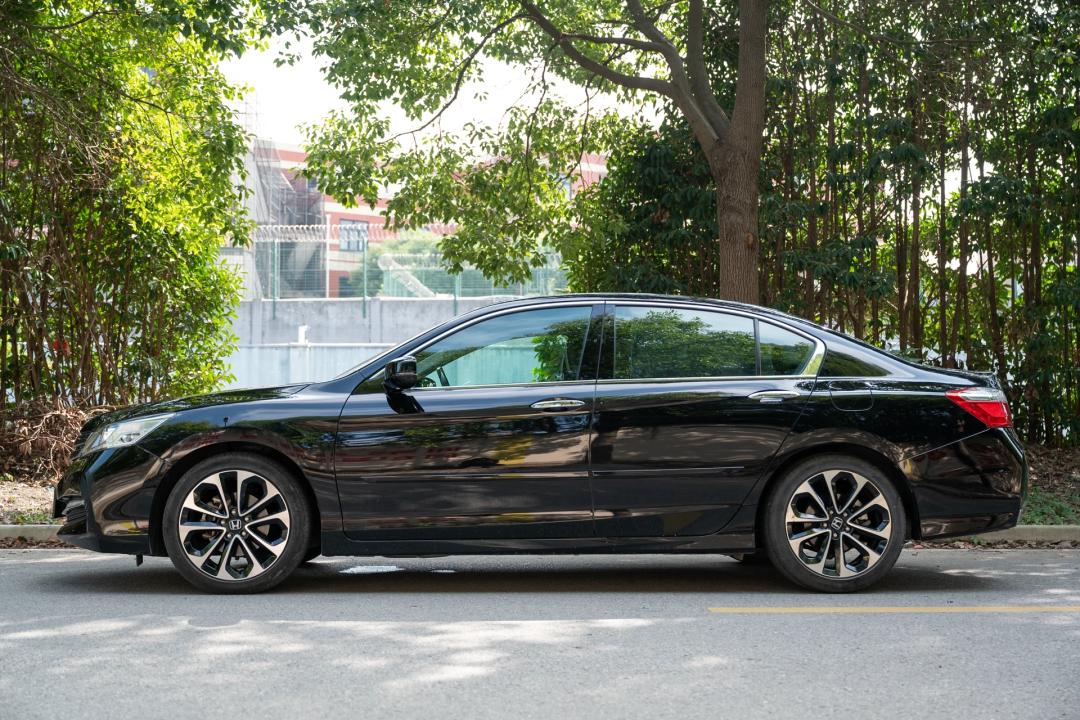 买高配家用车，送V6发动机——9代雅阁3.0LVTI尊贵版