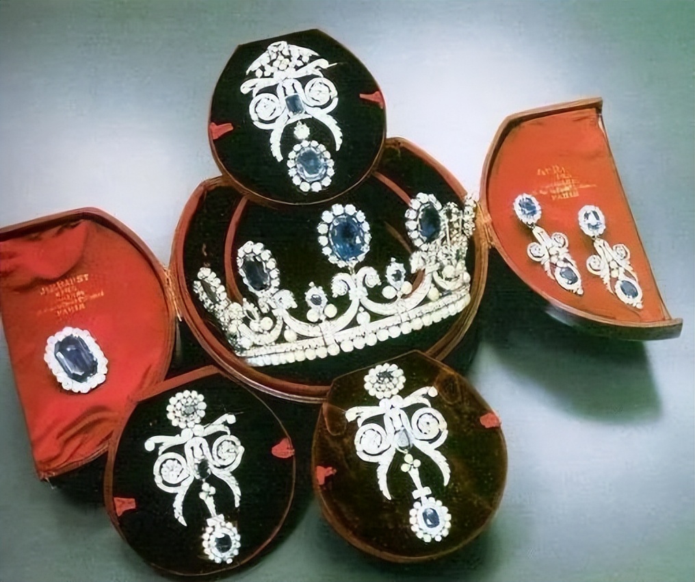 法国珠宝值得买吗,法国王室的王冠和首饰