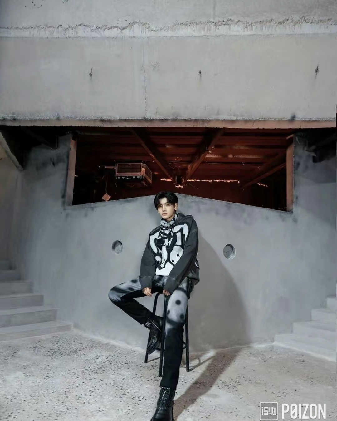 givenchychito联名外套,givenchychito卫衣