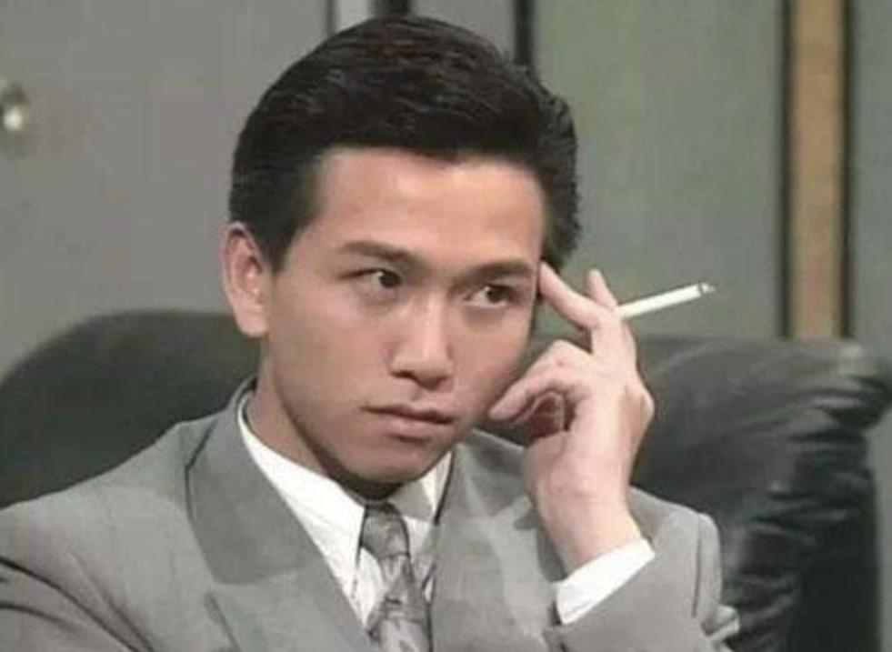 老演员整容脸变形,老年人整容前后照片