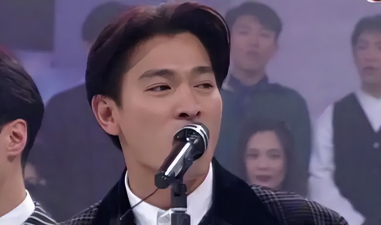 刘德华回老家认祖归宗故事,1997年刘德华回到家乡新会认祖