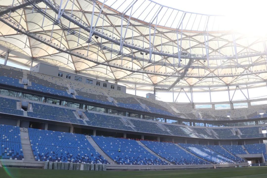 大连梭鱼湾足球场建成时间,大连梭鱼湾专业足球场座位图