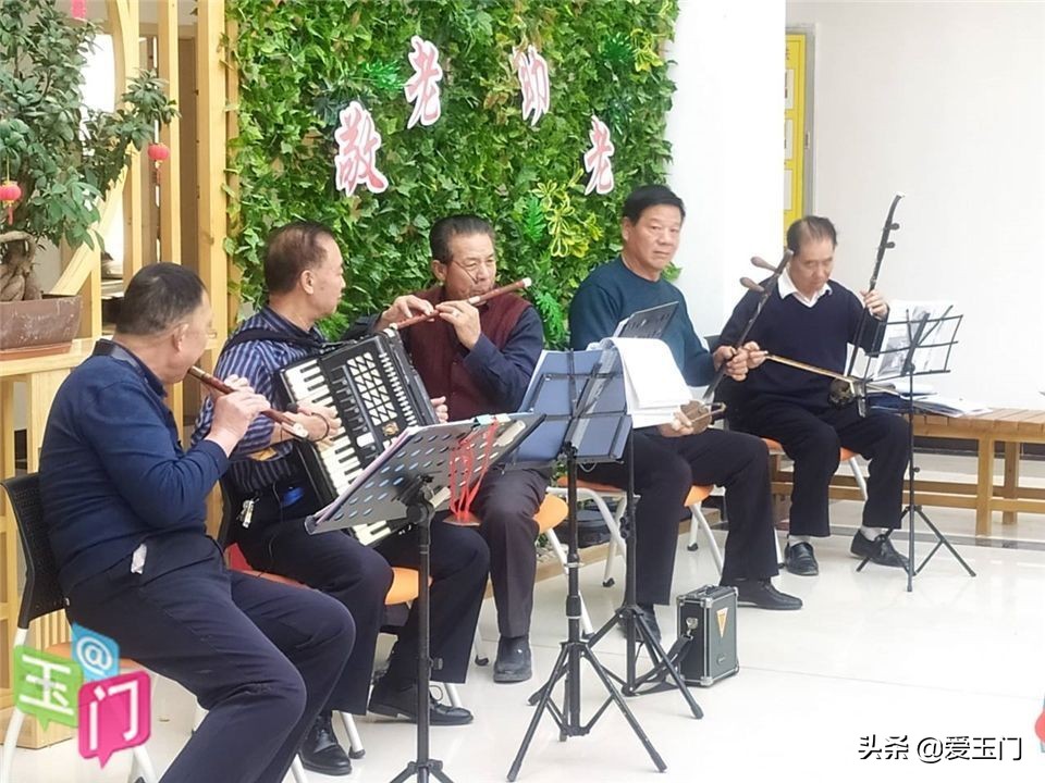 暖心之举让寒冬不再寒冷,暖心之举温馨过年