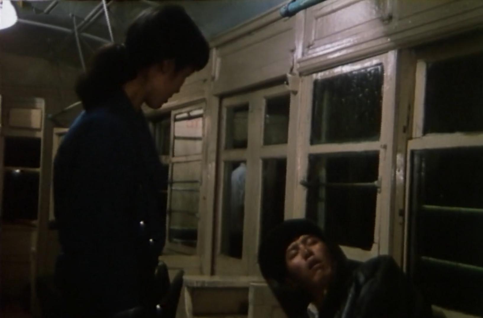 白雾街*杀凶**案：男人离奇死于电车，警方竟靠化妆品找到了有利线索