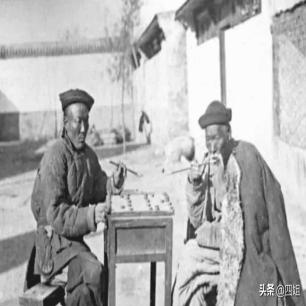 日军侵华兽行,日军当着国军的面杀俘虏