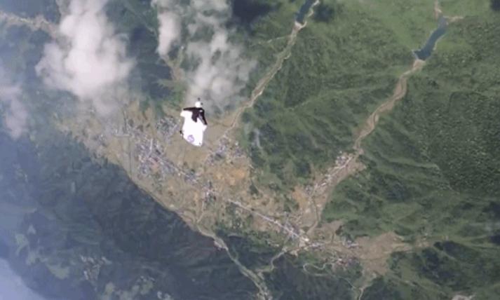 2020年,大四女生刘安在天门山翼装飞行时遇难,极限运动值得吗?