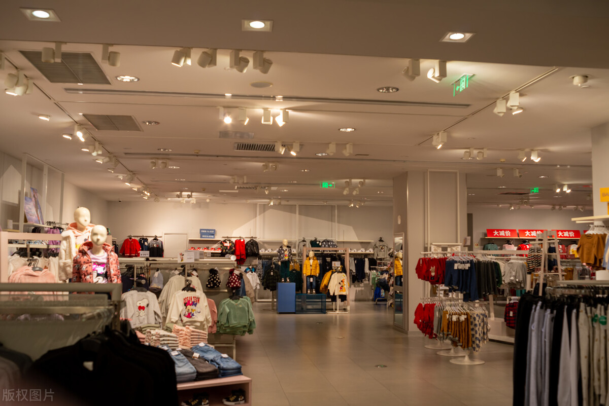 直播带货的红利结束，实体店的春天来了，未来将再造一批富人!