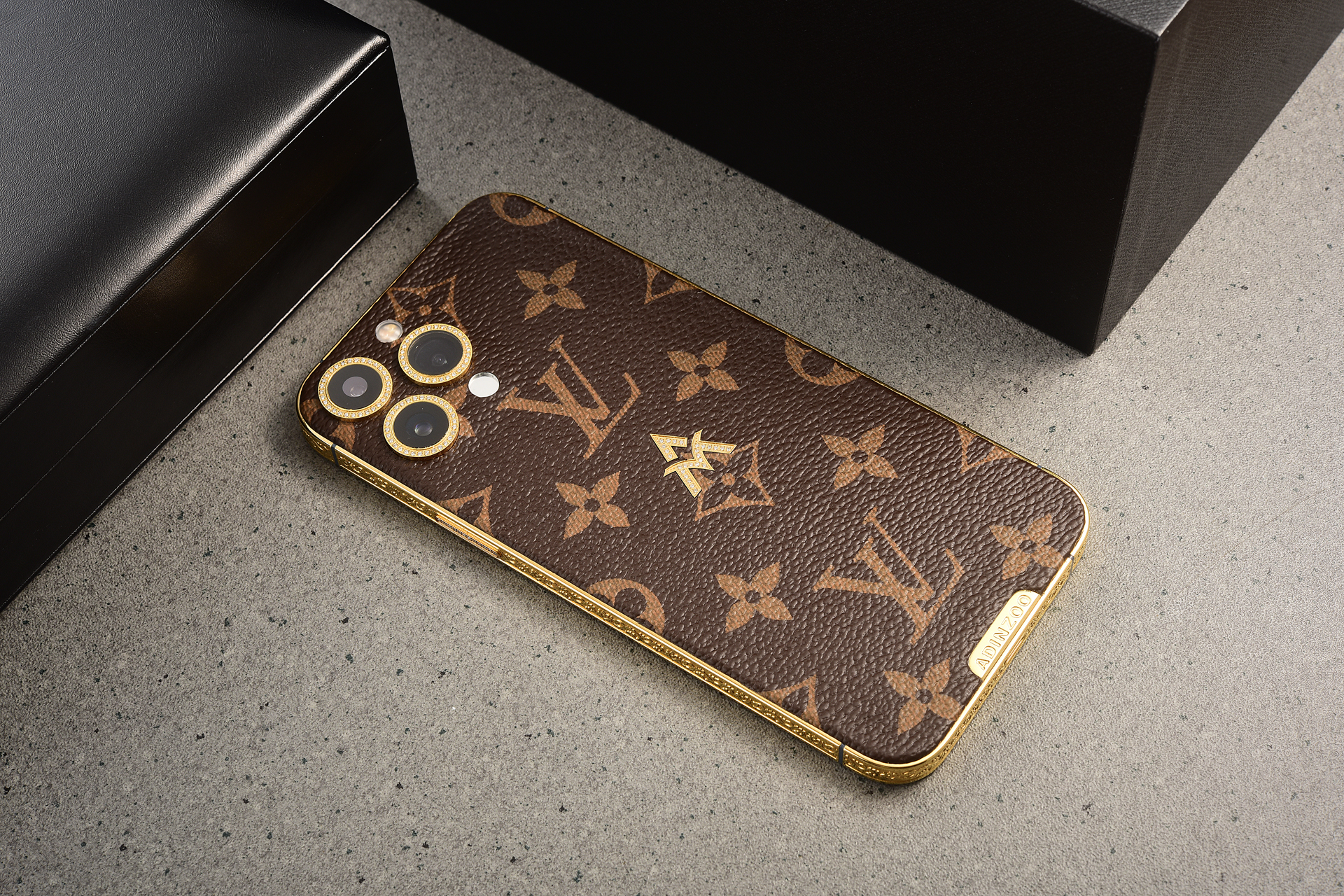 lv定制的iphone13pro价格,纯金打造的iphone13pro