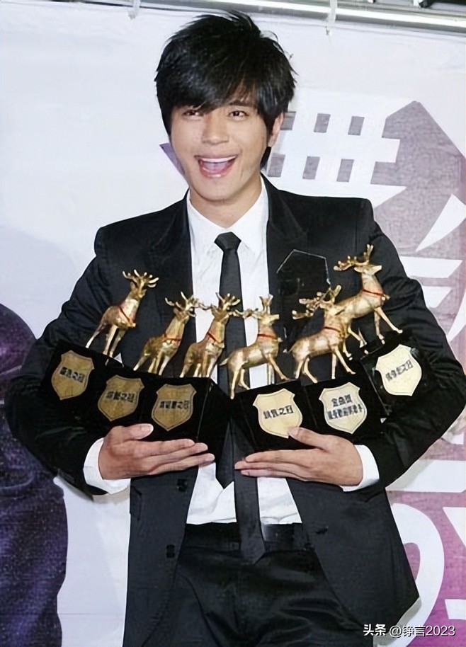 被念错名的女明星,女歌手现场唱错词遭粉丝拆台