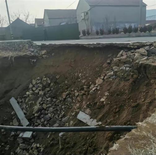 淄博村庄田地惊现地面塌陷，专家说出原因，到底可信不？