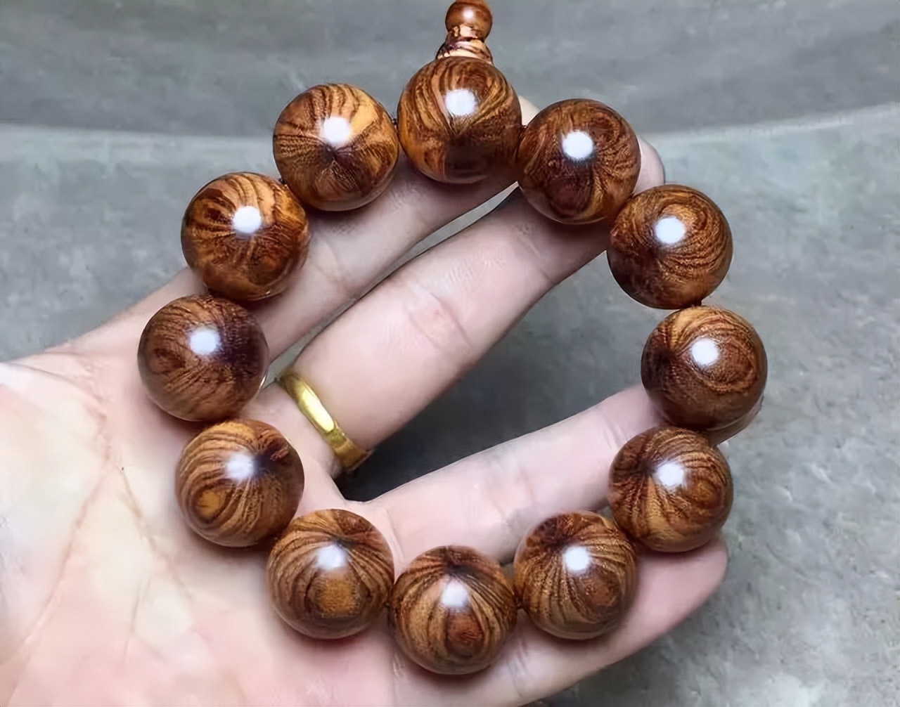 比较具有收藏价值的木质手串,最值得收藏的木质手串有哪些
