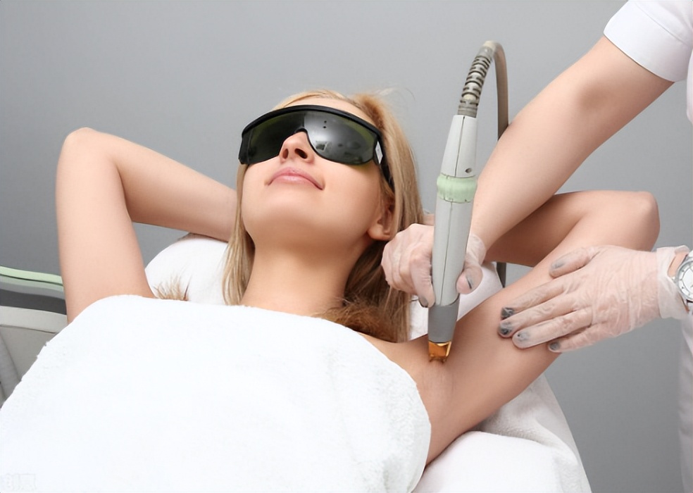 有些女性下身无毛是怎么回事?这4个原因,为了健康,最好了解