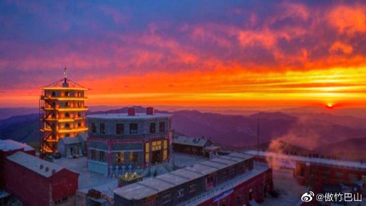 佛教四大名山五台山,五台山自然风景最好的寺院
