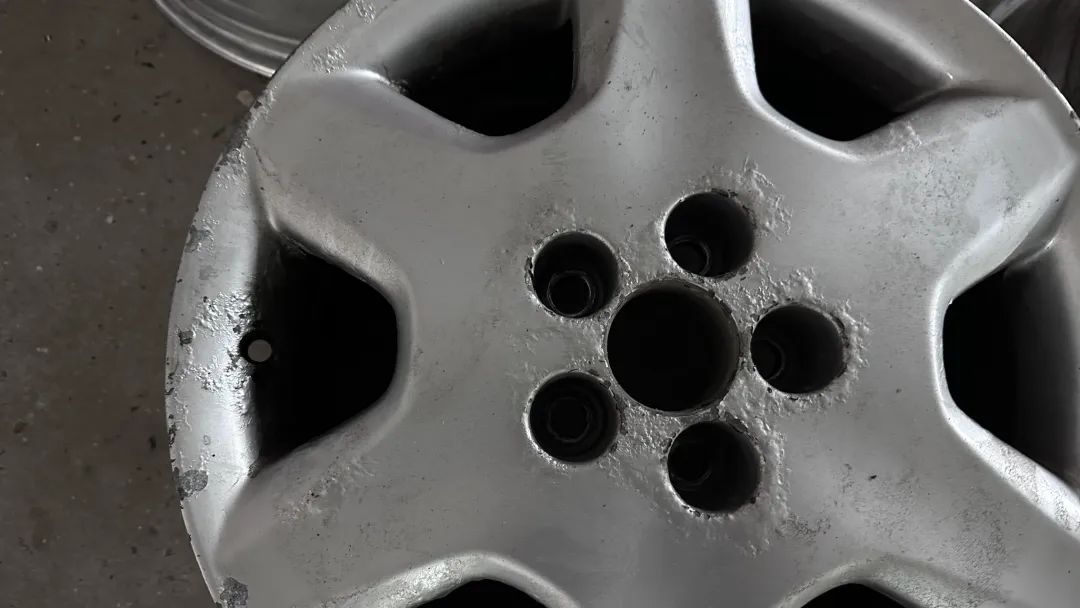 大哥12万买2005年售价100万的凌志LS430，含泪又花10万翻新才能开