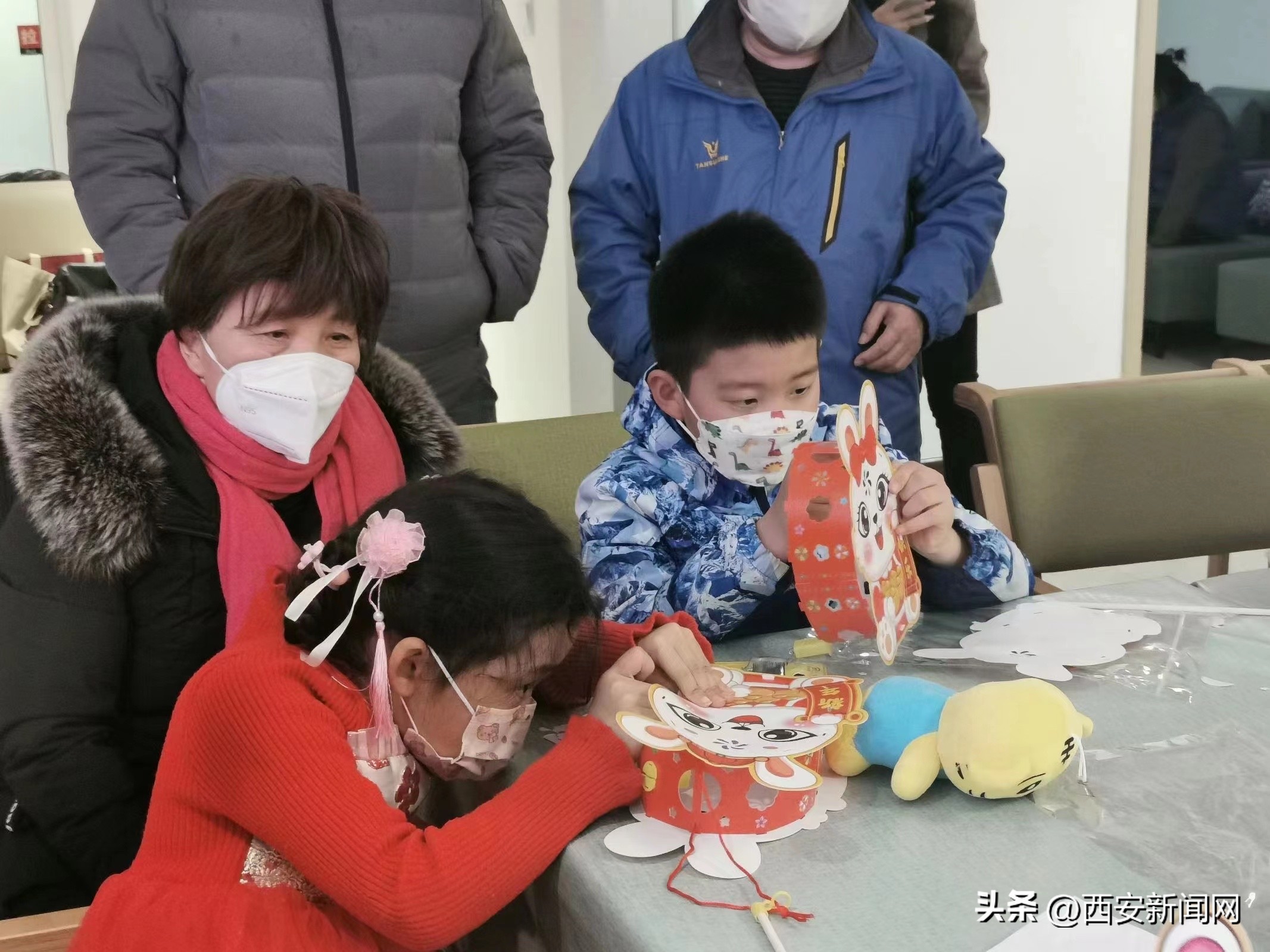 巧手做花灯浓浓亲子情,巧手做花灯冰雪文化季