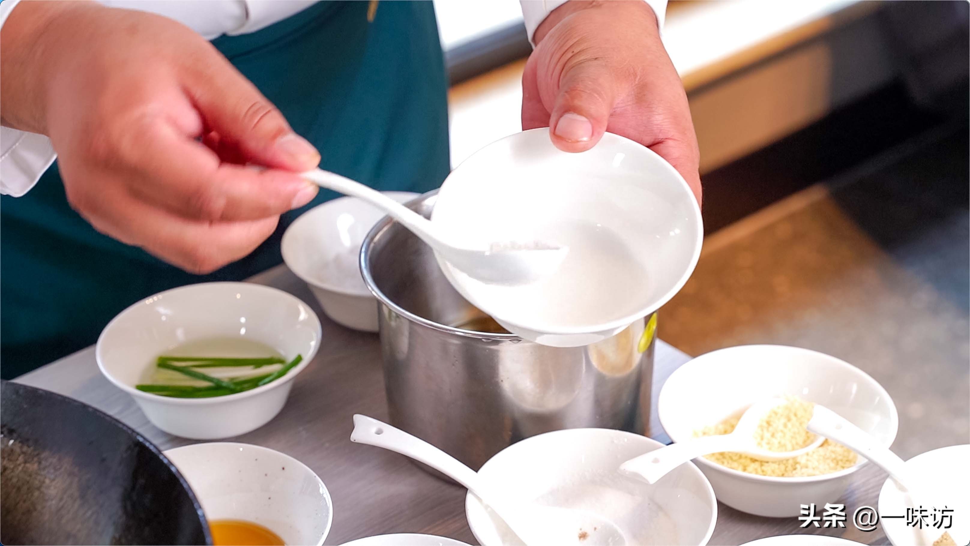 白玉菇炒肉好还是炒虾好呢,白玉菇大虾怎么做好吃