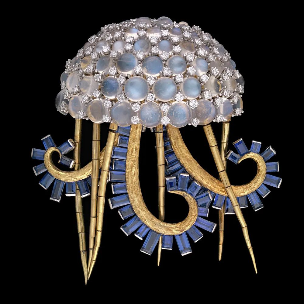 她是顶级豪门家族的千亿儿媳，一生低调，却连总统夫人都羡慕不已