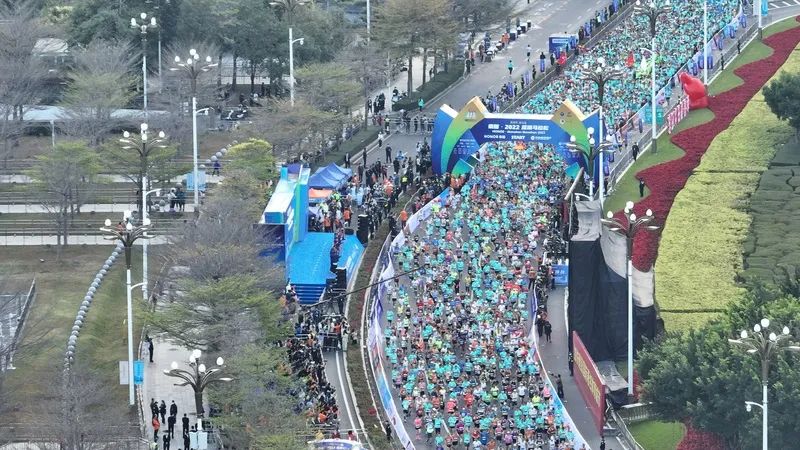 深圳马拉松赛今晨开跑,深圳马拉松开幕式视频