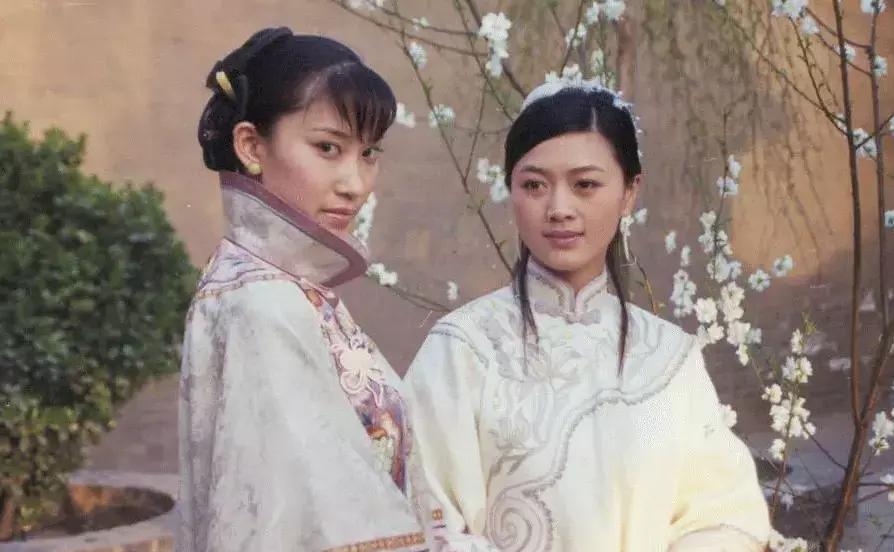 他二舅都是他舅，高桌子低板凳，金疙瘩银疙瘩还嫌不够，天在上地