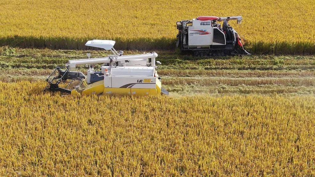 智能农机技术全球领先,无人农场的智能农机