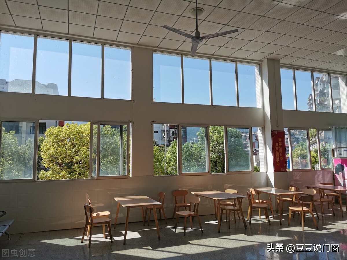 封阳台换玻璃好换吗,阳台封窗开窗方式哪种好