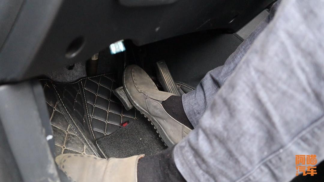 老师傅开车教你节油,油价涨了教你省钱