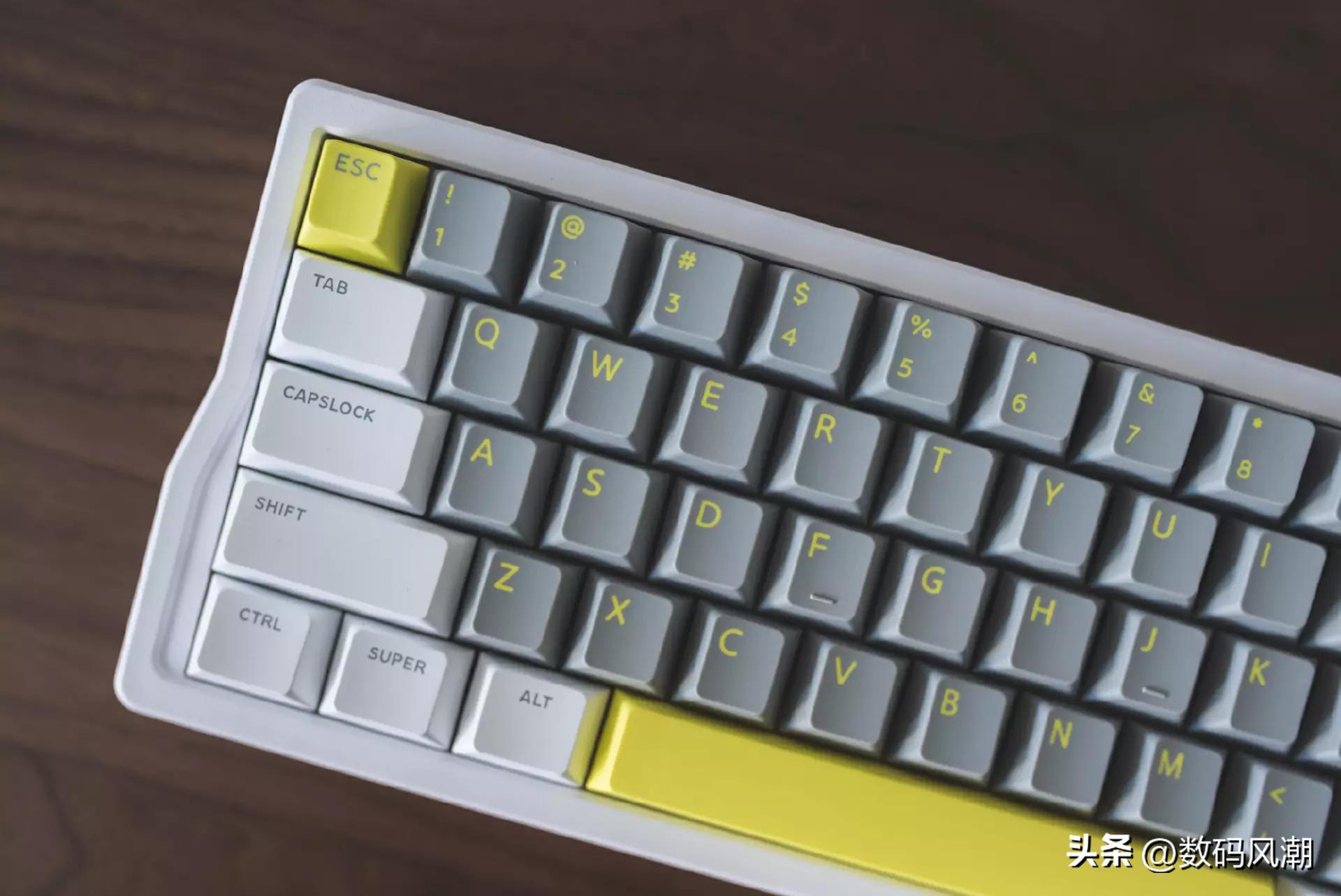 未来赛博美学,这会是客制化亲民的开始?IQUNIXQ66银迹上手详评