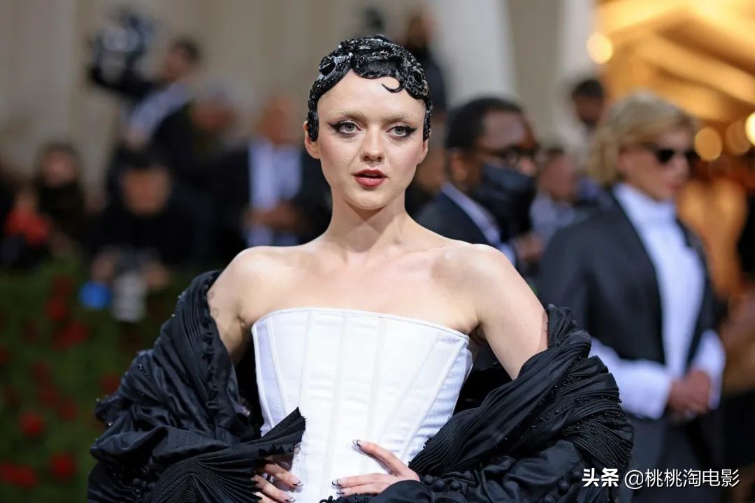 metgala群星红毯造型,2022metgala红毯完整版